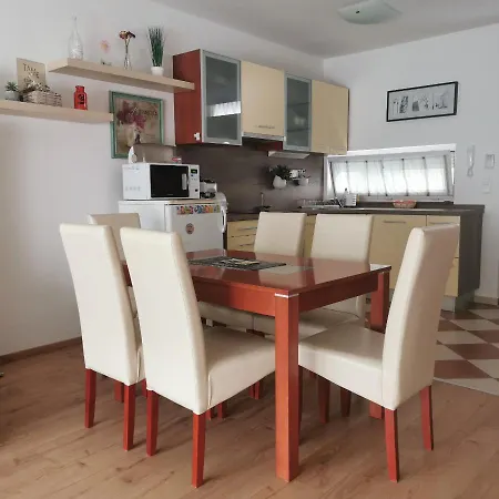 纳奥米健康公寓